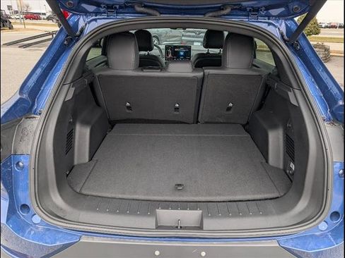 New 2025 VinFast VF 8 Plus image 17