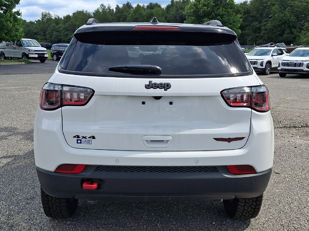 New 2026 Jeep Compass Trailhawk w/ Sun, Sound & Navigation Group AWD/4WD image 7