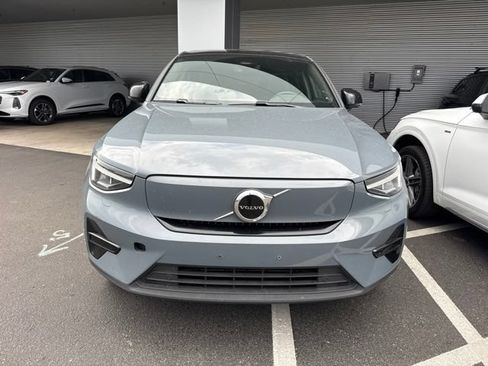 Used 2023 Volvo C40 Recharge Core w/ Climate Package AWD/4WD image 2