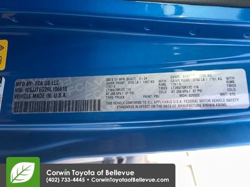 Used 2024 Jeep Gladiator Mojave w/ Technology Group image 29