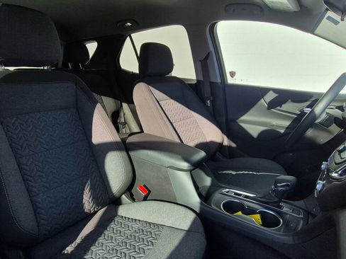 Used 2024 Chevrolet Equinox LT image 4