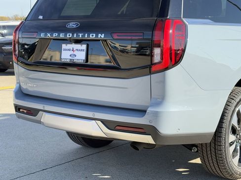 New 2025 Ford Expedition Platinum w/ Driver's Package image 37