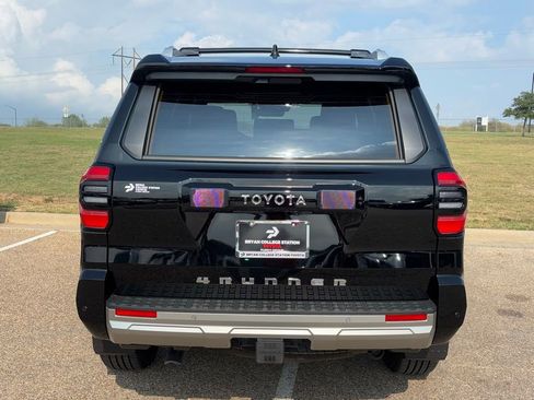 New 2025 Toyota 4Runner Limited image 6