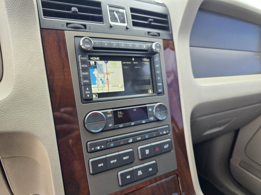 Used 2013 Lincoln Navigator 4WD w/ HD Trailer Tow Pkg image 23