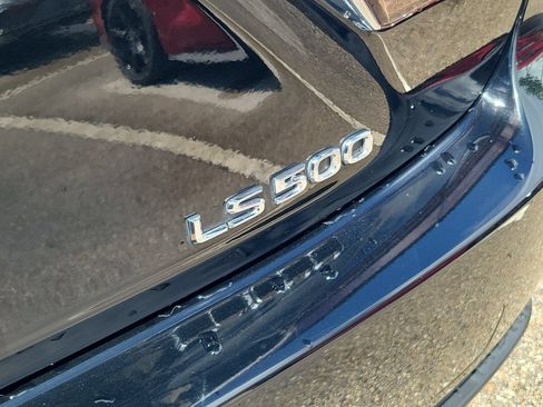 Used 2023 Lexus LS 500 w/ Interior Upgrade Package RWD image 9