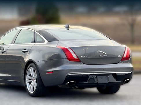 Used 2017 Jaguar XJ L Portfolio image 16