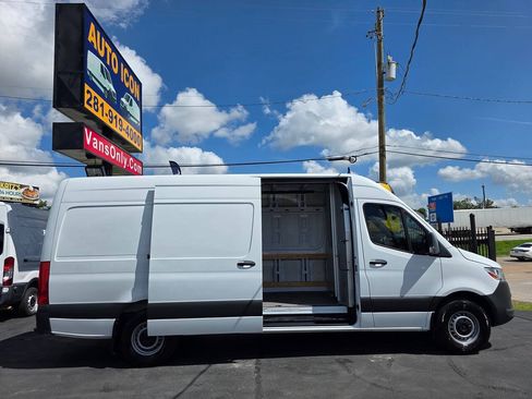 Used 2021 Mercedes-Benz Sprinter 2500 image 5