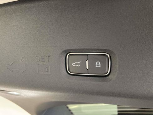 New 2026 Lincoln Navigator Premiere AWD/4WD image 22