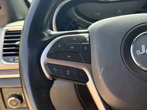 Used 2022 Jeep Grand Cherokee Limited AWD/4WD image 16