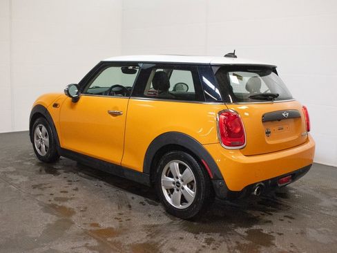 Used 2018 MINI Cooper 2-Door Hardtop image 6