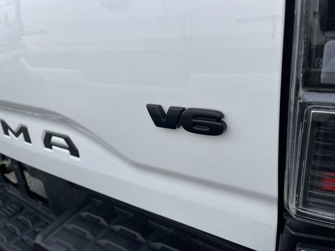 Used 2021 Toyota Tacoma SR5 w/ Trail Edition image 11