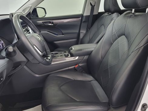 Certified 2022 Toyota Highlander Platinum image 14