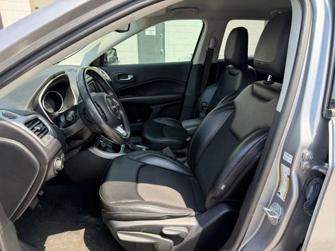 Used 2018 Jeep Compass Latitude AWD/4WD image 18