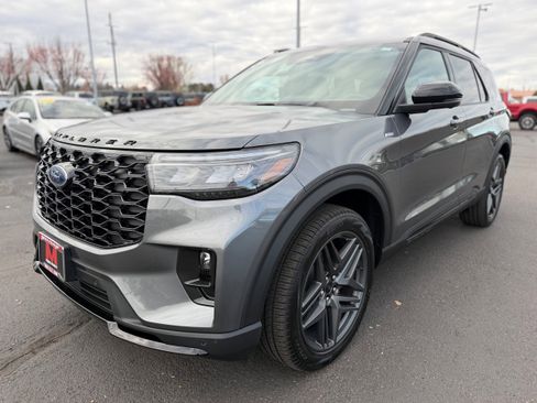 New 2026 Ford Explorer ST-Line w/ ST-Line Street Pack AWD/4WD image 7
