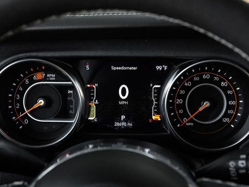 Used 2023 Jeep Wrangler Unlimited Sahara w/ LED Lighting Group AWD/4WD image 30