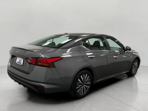 Certified 2025 Nissan Altima 2.5 SV FWD image 32