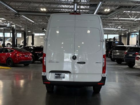 Used 2025 Mercedes-Benz Sprinter 2500 image 5