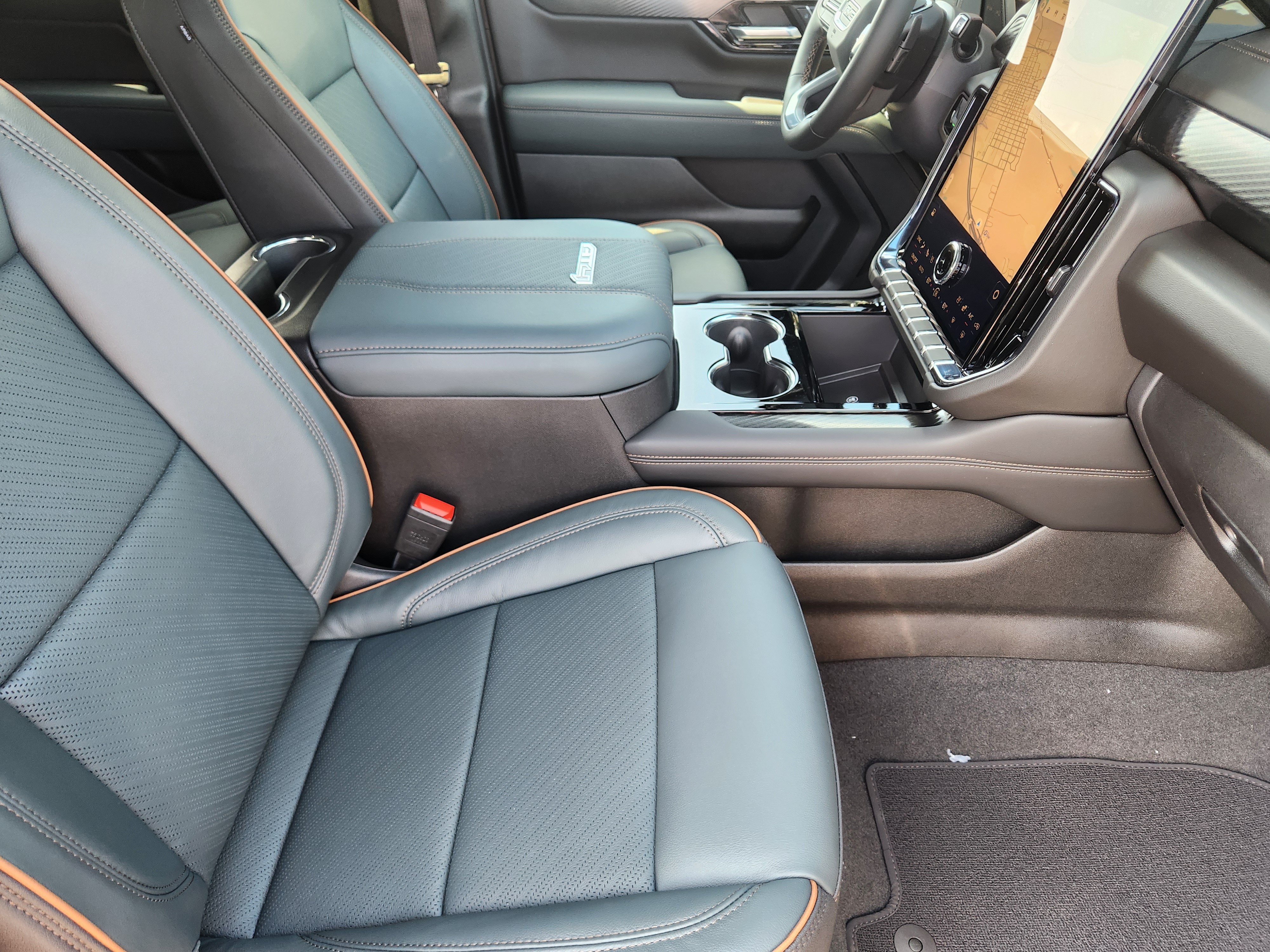 New 2027 GMC Yukon AT4 w/ Technology Package AWD/4WD image 10