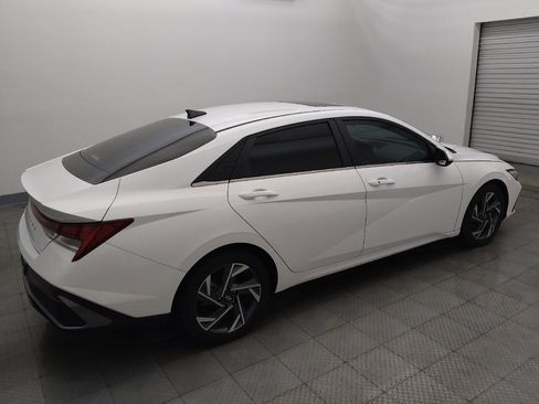 Used 2024 Hyundai Elantra SEL w/ Convenience Package FWD image 10