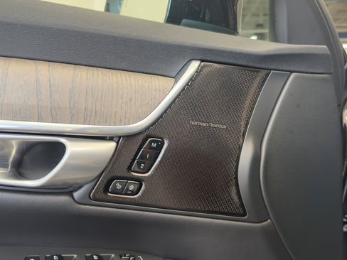 Used 2024 Volvo V90 B6 Cross Country Plus image 25