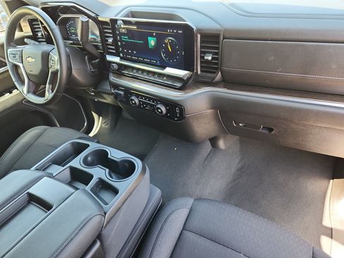 Used 2025 Chevrolet Silverado 1500 LT AWD/4WD image 17