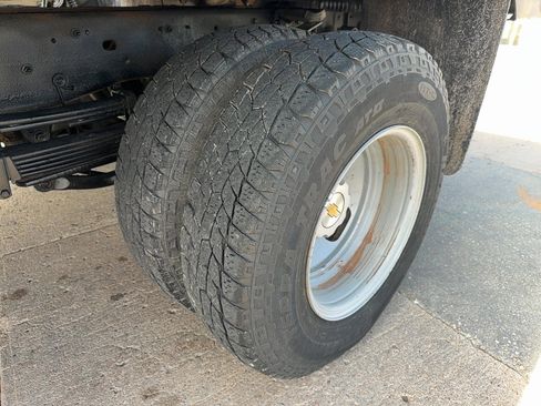 Used 2002 Chevrolet Silverado 3500 LS w/ Off-Road Skid Plate Pkg image 10