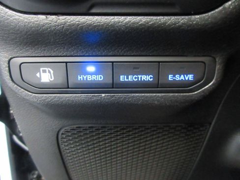 Used 2023 Jeep Wrangler Unlimited Sahara AWD/4WD image 15