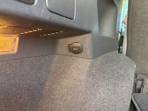 Used 2018 Volkswagen Tiguan SEL image 52