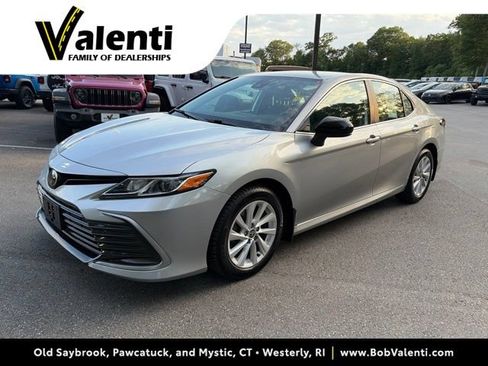 Used 2022 Toyota Camry LE AWD/4WD image 1