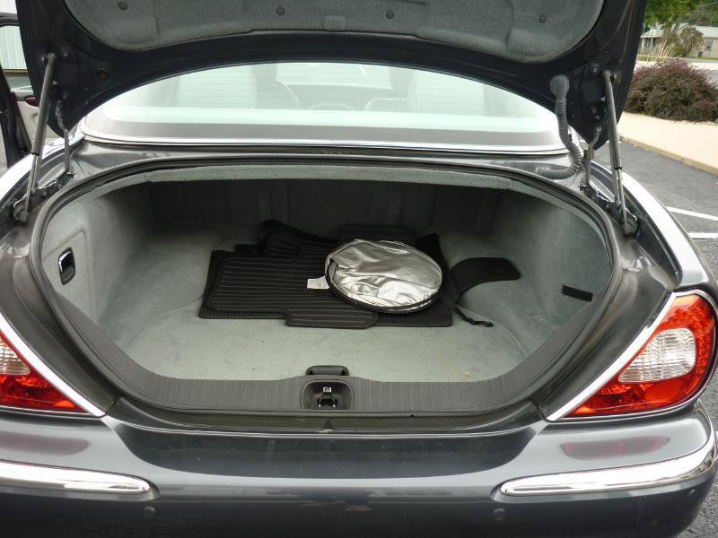 Used 2004 Jaguar XJ8 RWD image 16