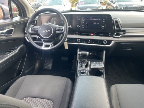 Used 2023 Kia Sportage LX image 17