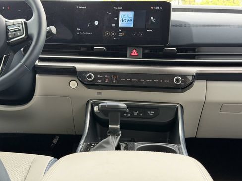 Used 2026 Kia Carnival SX Prestige FWD image 16