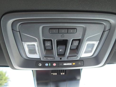 Used 2025 Chevrolet Silverado 1500 High Country AWD/4WD image 21