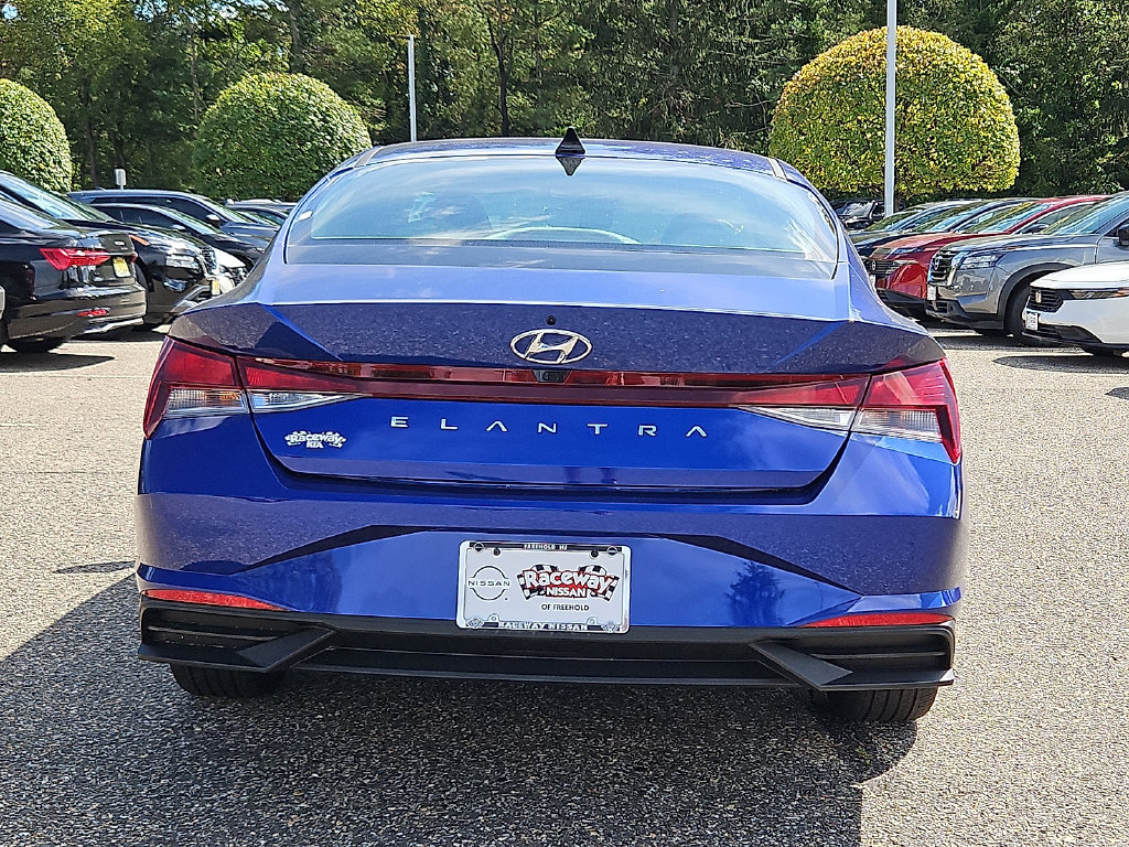 Used 2023 Hyundai Elantra SEL w/ Convenience Package FWD image 7