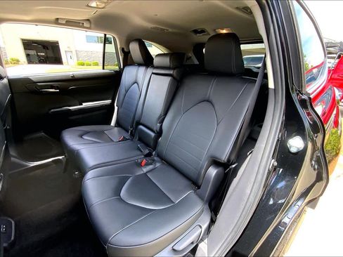 Certified 2026 Toyota Highlander XLE AWD/4WD image 21