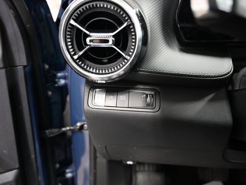 Used 2025 Chevrolet Equinox LT w/ Safety and Technology Package image 24