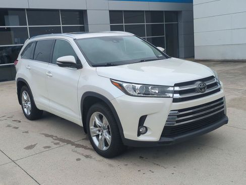 Used 2018 Toyota Highlander Limited FWD image 7