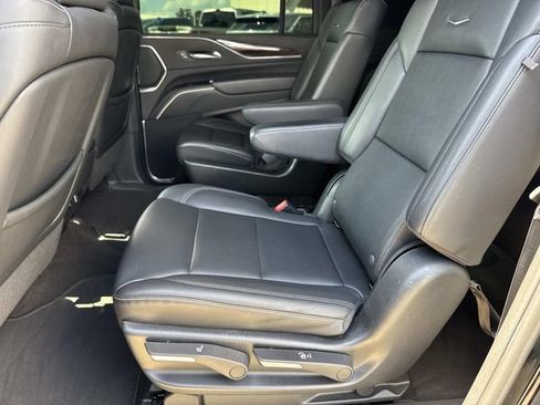 Used 2023 Cadillac Escalade ESV Luxury RWD image 16