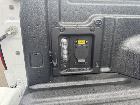 New 2025 Ford Maverick XLT w/ XLT Luxury Package image 23