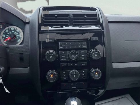 Used 2011 Ford Escape Limited w/ 302A Rapid Spec Order Code FWD image 22
