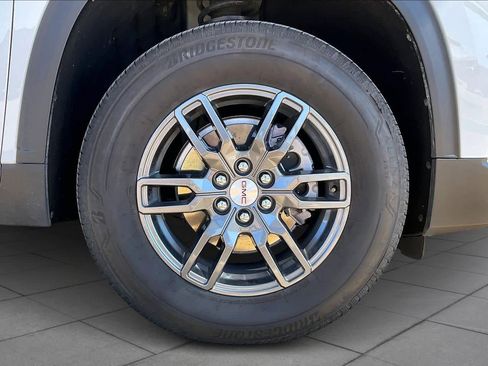 Certified 2025 GMC Acadia Elevation image 12