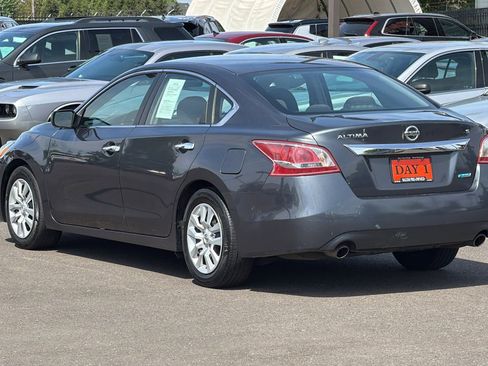 Used 2013 Nissan Altima 2.5 S FWD image 8