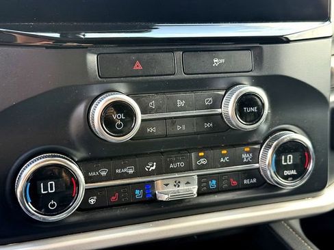 Certified 2022 Ford Expedition Max XLT image 19