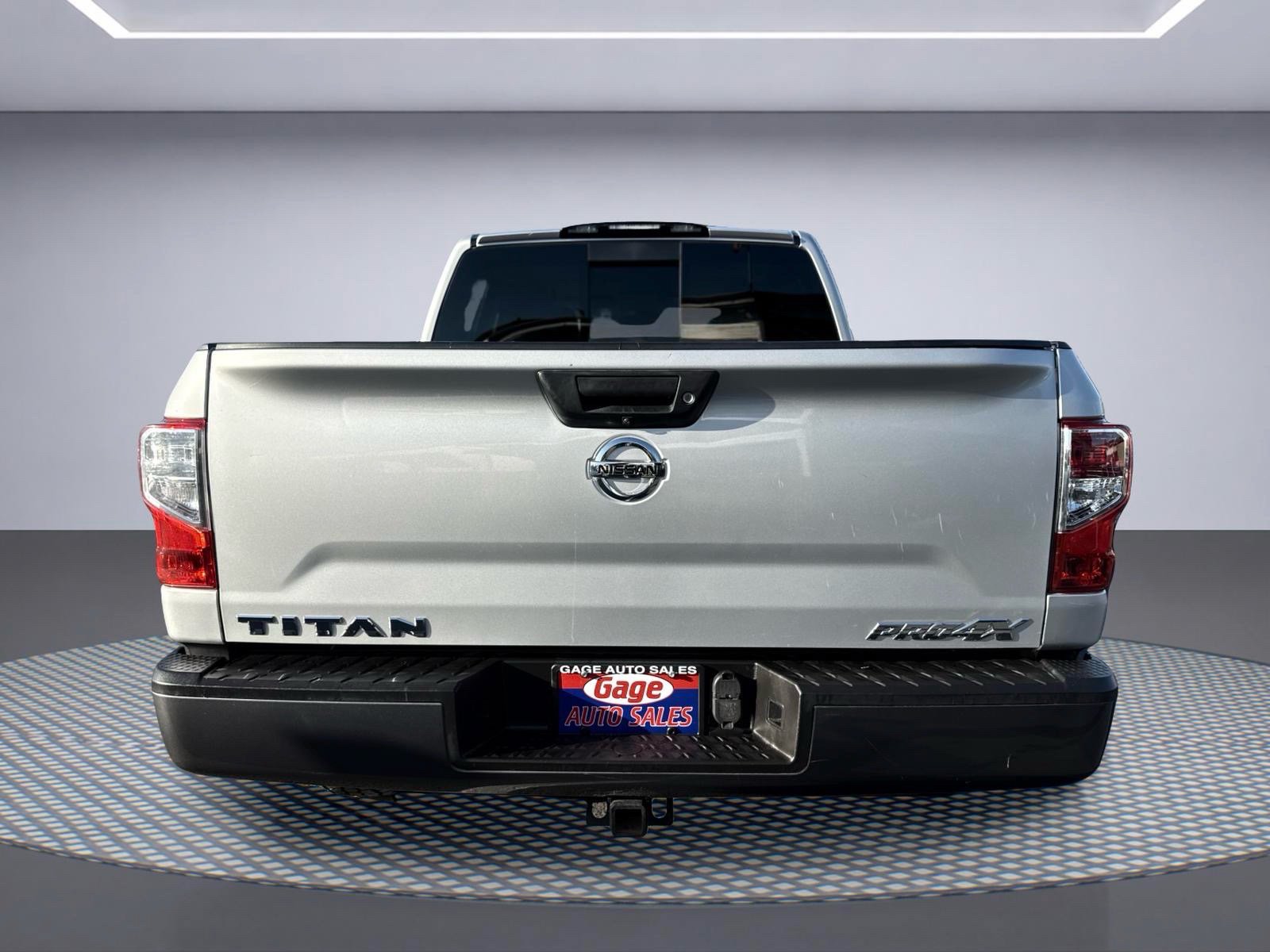 Used 2018 Nissan Titan PRO-4X AWD/4WD image 5