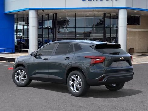 New 2026 Chevrolet Trax LS w/ LS Convenience Package FWD image 3