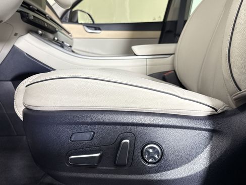 Used 2024 Hyundai Palisade Limited image 13