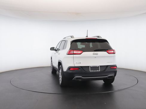 Used 2018 Jeep Cherokee Limited image 24