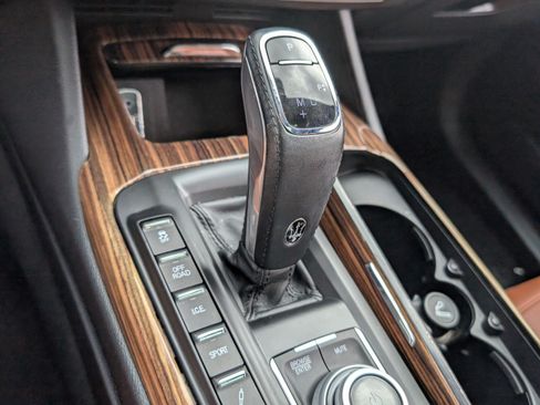 Used 2022 Maserati Levante GT AWD/4WD image 31
