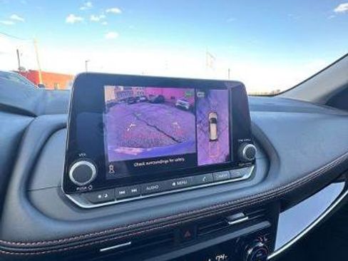 Certified 2025 Nissan Rogue SV image 16