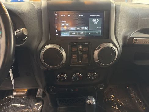 Used 2016 Jeep Wrangler Unlimited Sport w/ Quick Order Package 24S AWD/4WD image 14